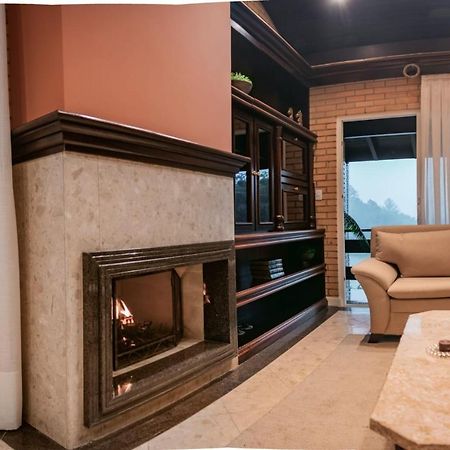Village Du Lac Hotel Помероди Экстерьер фото