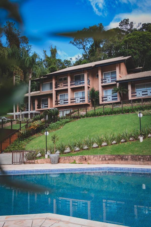 Village Du Lac Hotel Помероди Экстерьер фото